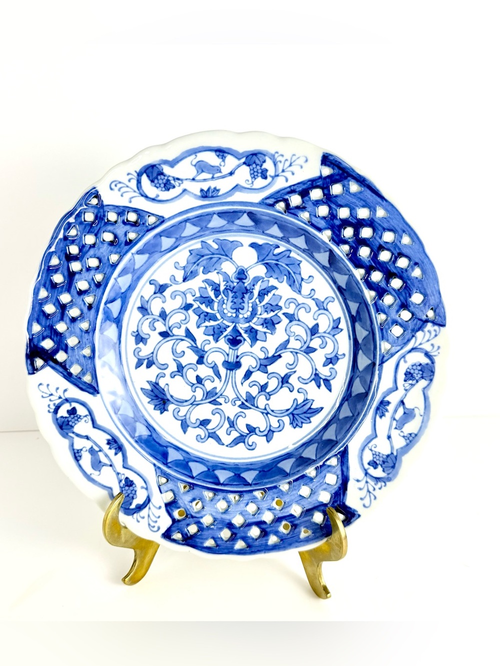 Vintage Chinese Blue & White Porcelain 3 Monkey Flower Reticulated Heavy Plate